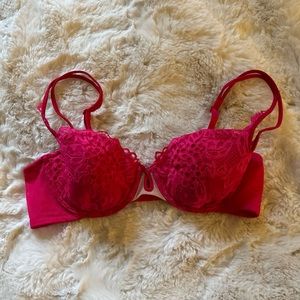VS hot pink lace bra!